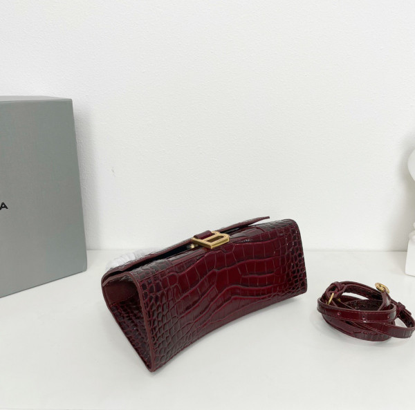 Ba*len*cia*ga hourglass