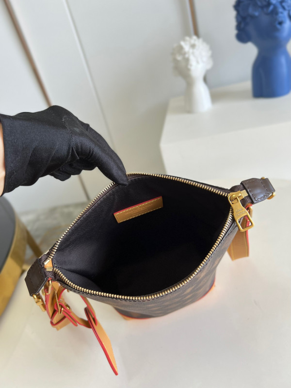 l0*is V*t0n hobo cruiser pm