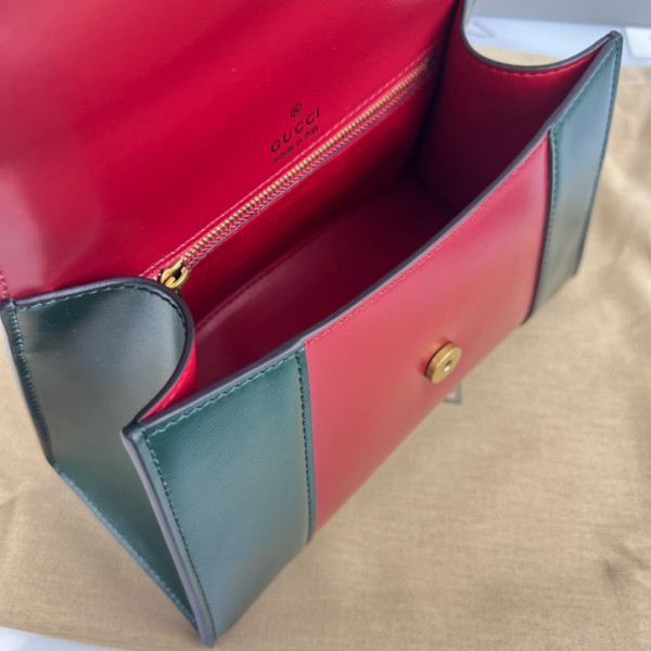 Ba*len*cia*ga hourglass