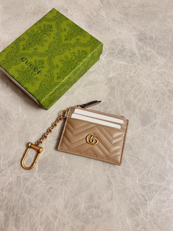 G*u*i gg marmont keychain wallet