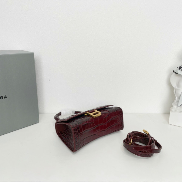 Ba*len*cia*ga hourglass