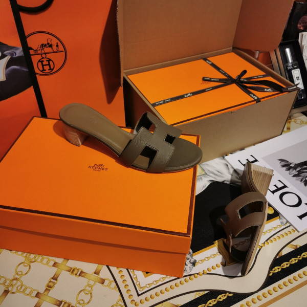 H**mes oasis sandal