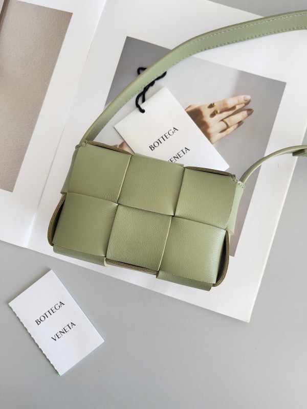 bo*te*ga Ve*ne*ta candy mini cassette-12*8*4cm