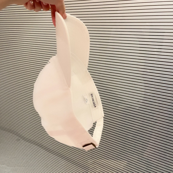 Ba*len*cia*ga logo cap