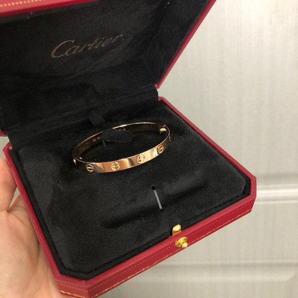 Ca*t*er bracelet
