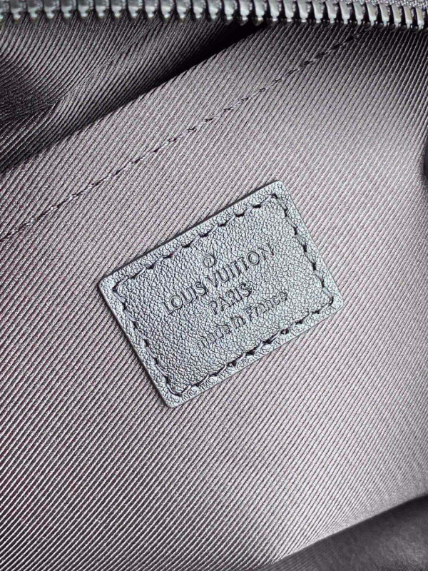 l0*is V*t0n s lock messenger