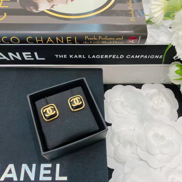 CL EARRINGS