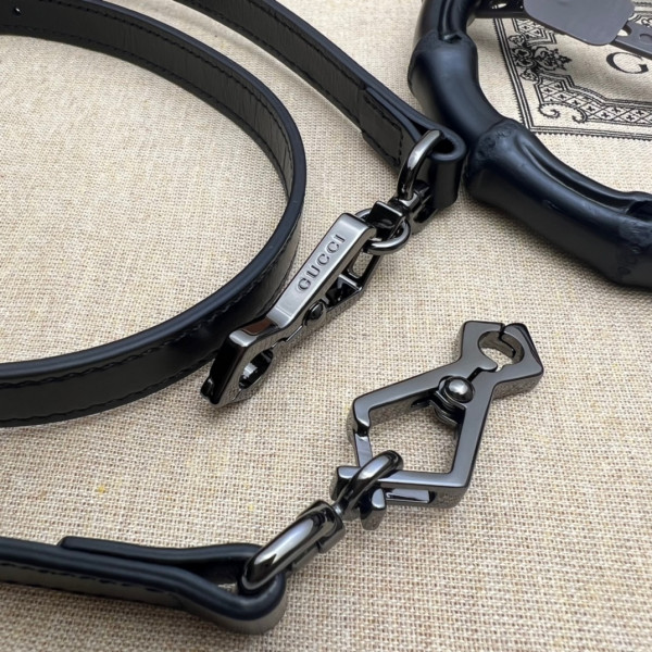 G*u*i small top handle bag with bamboo