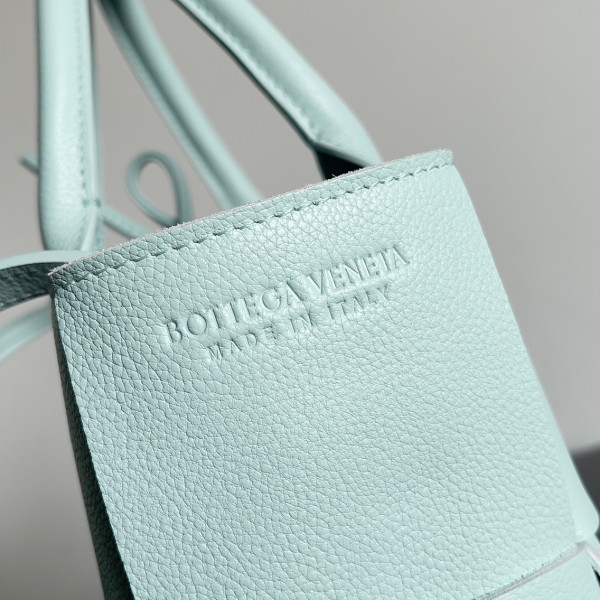 bo*te*ga Ve*ne*ta arco mini tote