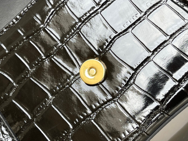 Ba*len*cia*ga hourglass