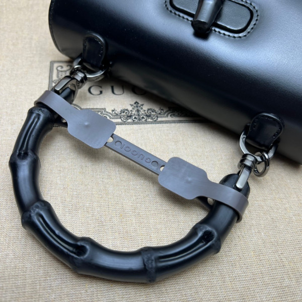 G*u*i small top handle bag with bamboo