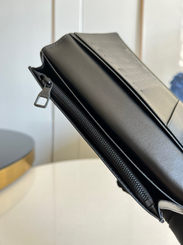 l0*is V*t0n brazza wallet