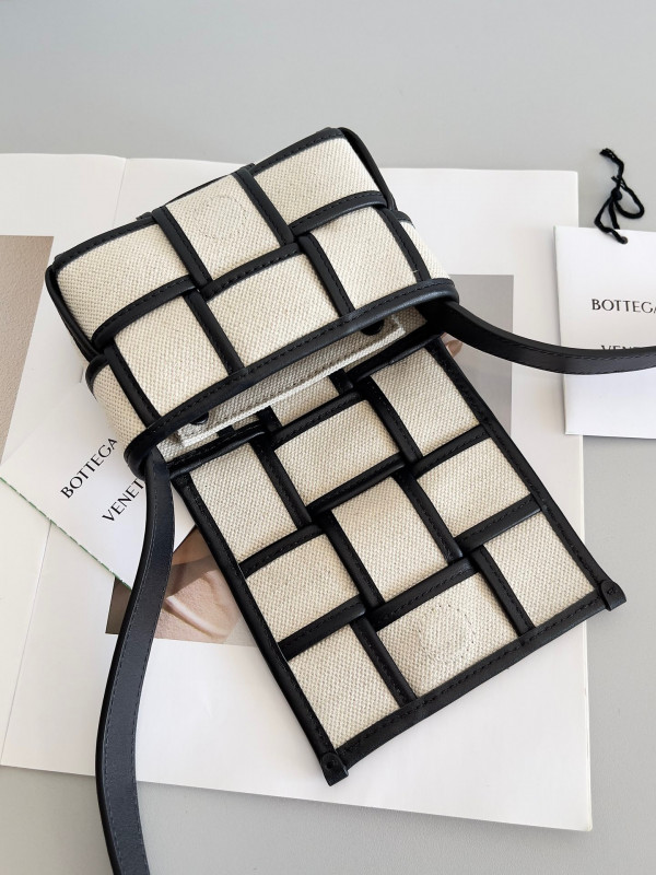 bo*te*ga Ve*ne*ta candy mini cassette-12*8*4cm