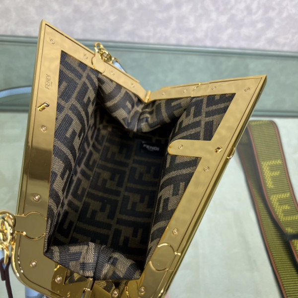 F**di first small-26-18-9.5cm