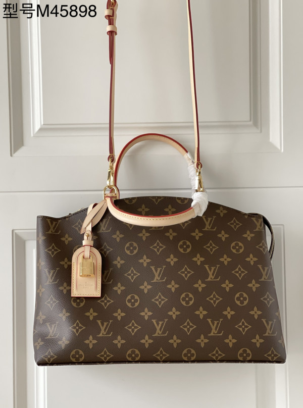 l0*is V*t0n grand palais