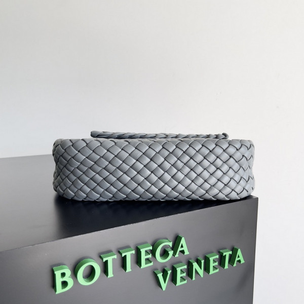 bo*te*ga Ve*ne*ta small cobble shoulder bag