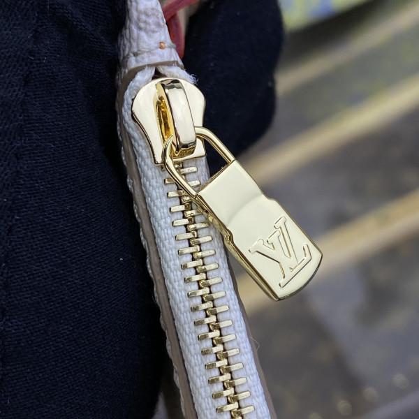 l0*is V*t0n neverfull mm