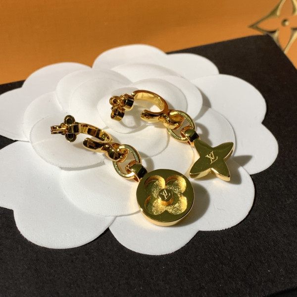 l0*is V*t0n earrings