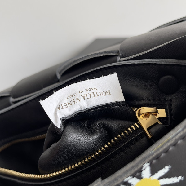 bo*te*ga Ve*ne*ta cassette-23*15*5cm