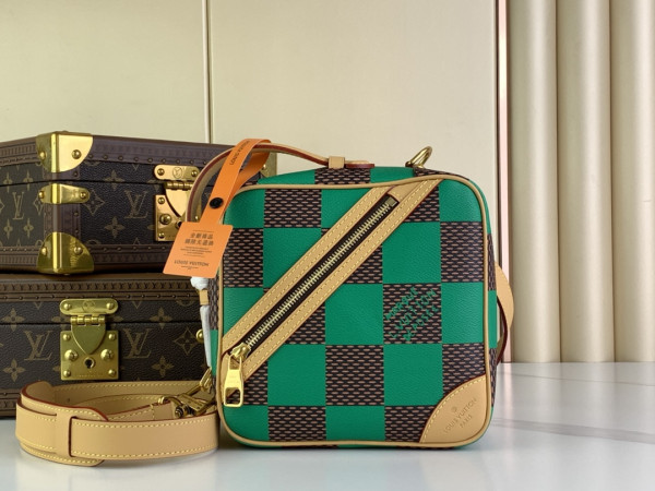 l0*is V*t0n chess messenger-24*24*8cm