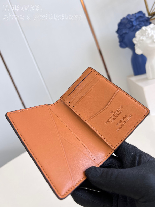 l0*is V*t0n pocket organizer-7.5*11.1*1 cm