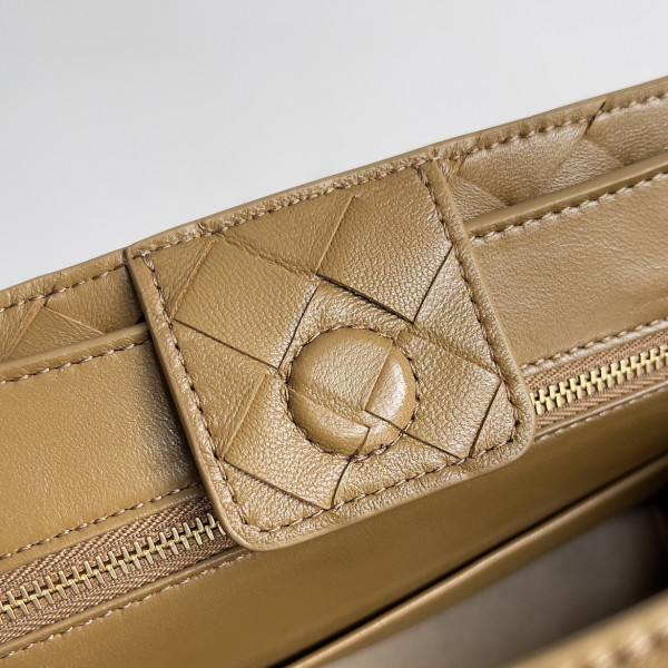 bo*te*ga Ve*ne*ta small andiamo-25*22*10.5cm