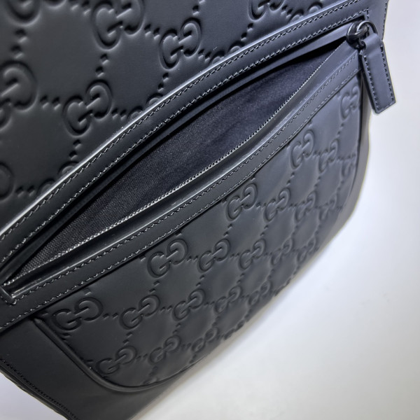 G*u*i small backpack