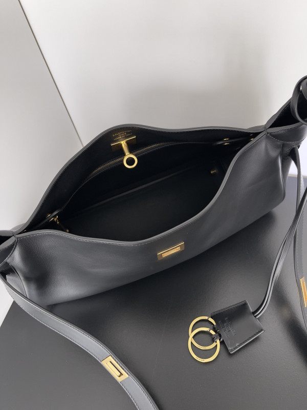 Ba*len*cia*ga bel air small shoulder bag