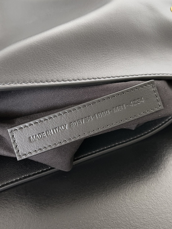 Ba*len*cia*ga bel air large hobo bag