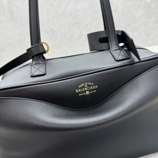 Ba*len*cia*ga carrie bowling bag medium - 36*15*19cm