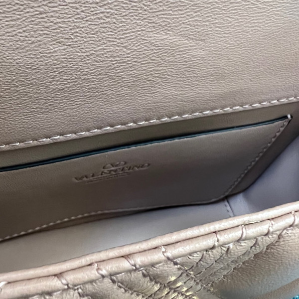 VALENTINO GARAVANI QUILTIE - 19*13*6CM